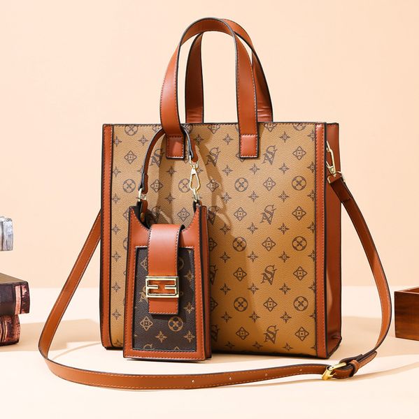 wholesale factory ladies shoulder bags elegant old color printing retro handbag classic dot bulk tote bag vertical personality plug-in chang
wholesale factory ladies shoulder bags elegant old color printing retro handbag classic dot bulk tote bag vertical personality plug-in chang
