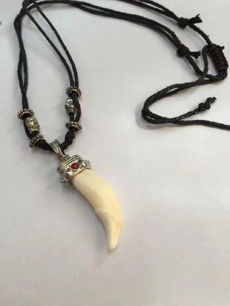 12 pcs simple retro white color tooth pendant male retro antique fashion jewelry, Silver
12 pcs simple retro white color tooth pendant male retro antique fashion jewelry, Silver
