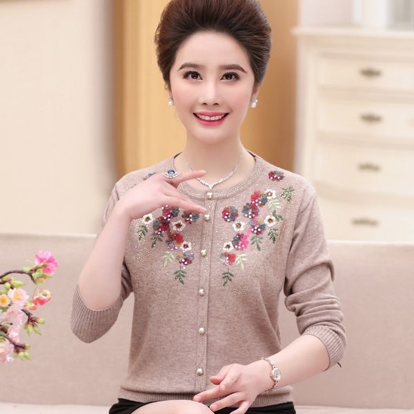 middle-aged women's sweaters pullovers spring plus size 3xl long sleeves o-neck loose casual wool sweater mother dress w435 y200910, White;black
middle-aged women's sweaters pullovers spring plus size 3xl long sleeves o-neck loose casual wool sweater mother dress w435 y200910, White;black