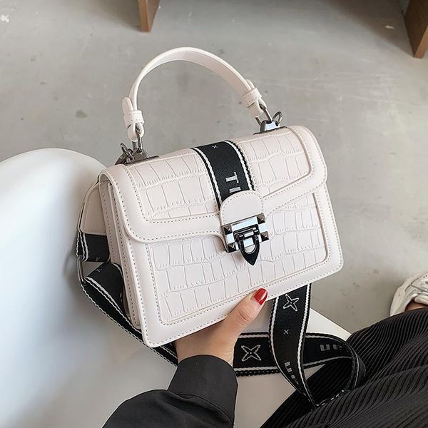new french design fashion unique bag retro square bag handbag & elegant winter messenger shoulder handbag width 21cm
new french design fashion unique bag retro square bag handbag & elegant winter messenger shoulder handbag width 21cm