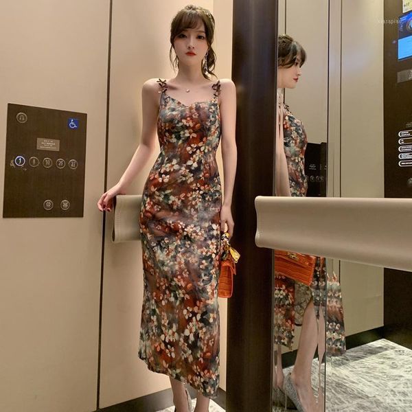 casual dresses 2021 summer women bodycon ladies v neck spaghetti strap dress vintage print classy elegant party vestidos1, Black;gray
casual dresses 2021 summer women bodycon ladies v neck spaghetti strap dress vintage print classy elegant party vestidos1, Black;gray