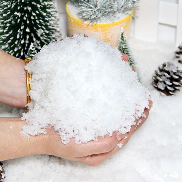 mixing water with artificial snow, absorbing water, changing snow powder and mud, simulating snowflake christmas decorations, window
mixing water with artificial snow, absorbing water, changing snow powder and mud, simulating snowflake christmas decorations, window