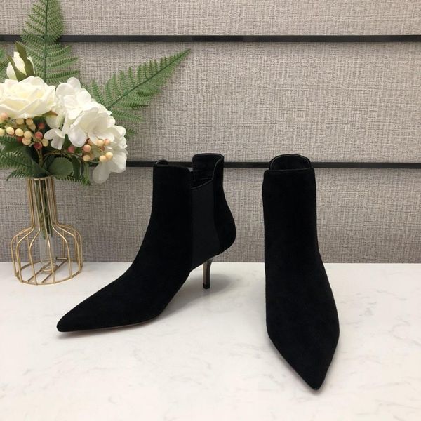 designer womens boots black matte surface spliced cloth cover pointed tip low heel with box size 35-39
designer womens boots black matte surface spliced cloth cover pointed tip low heel with box size 35-39