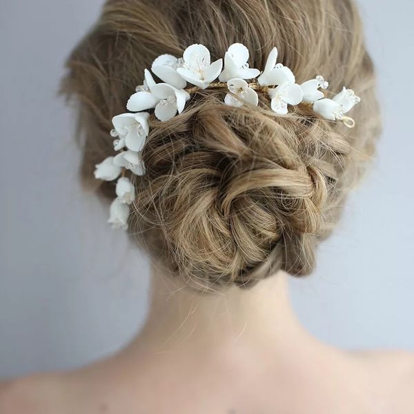 porcelain flower bridal long hair comb accessories handmade women crown fashion hair jewelry for wedding prom t200110, White;golden
porcelain flower bridal long hair comb accessories handmade women crown fashion hair jewelry for wedding prom t200110, White;golden