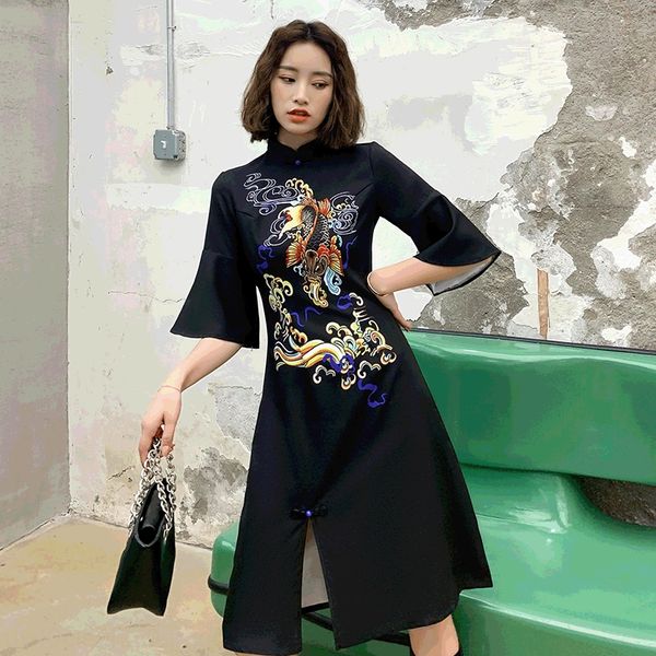 medium length improved chinese style loose five point sleeve cheongsam printed with koi split middle length cheongsam eojan, Black;gray
medium length improved chinese style loose five point sleeve cheongsam printed with koi split middle length cheongsam eojan, Black;gray
