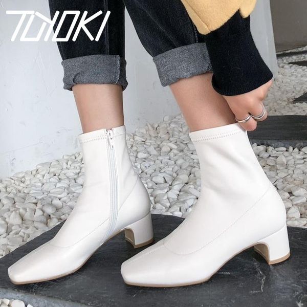 tuyoki bootkle boots для женщин квадратный носок толстый каблук молнии твердого цвета элегантные туфли женская обувь мода сапоги размером 33, Black
tuyoki bootkle boots для женщин квадратный носок толстый каблук молнии твердого цвета элегантные туфли женская обувь мода сапоги размером 33, Black