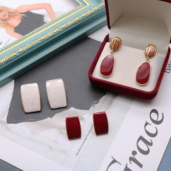 stud enamel geometry earrings vintage pretty temperament decoration banqueta accessories, Golden;silver
stud enamel geometry earrings vintage pretty temperament decoration banqueta accessories, Golden;silver