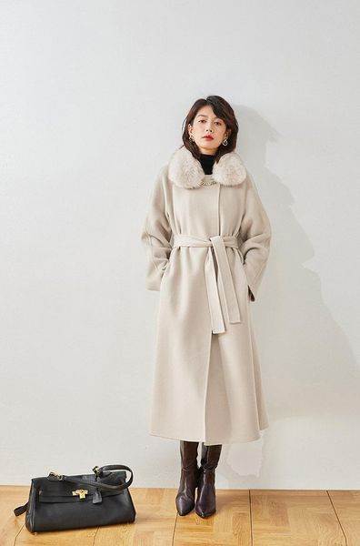 arlenesain double cashmere long over coat with tone-on-tone fur collar and wide sleeves with low armholes, Black
arlenesain double cashmere long over coat with tone-on-tone fur collar and wide sleeves with low armholes, Black