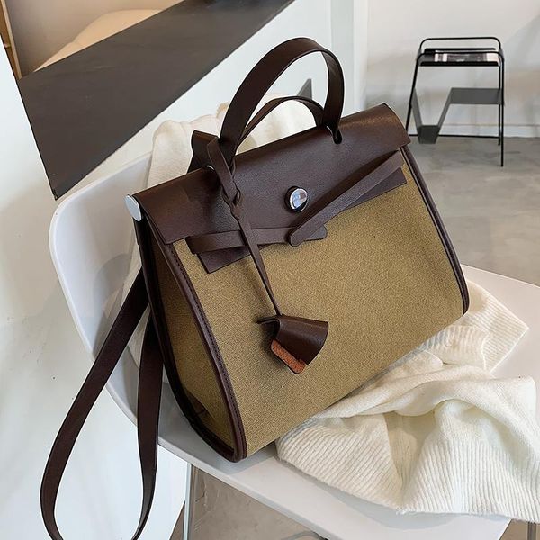 simple high-end large-capacity handbag female 2020 autumn and winter new fashion women's designer shoulder messenger bag
simple high-end large-capacity handbag female 2020 autumn and winter new fashion women's designer shoulder messenger bag