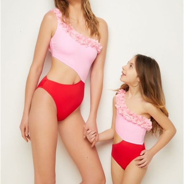 2020 single parent-child waist cut-out mother-child dress flower triangle one-piece swimsuit female, White;black
2020 single parent-child waist cut-out mother-child dress flower triangle one-piece swimsuit female, White;black