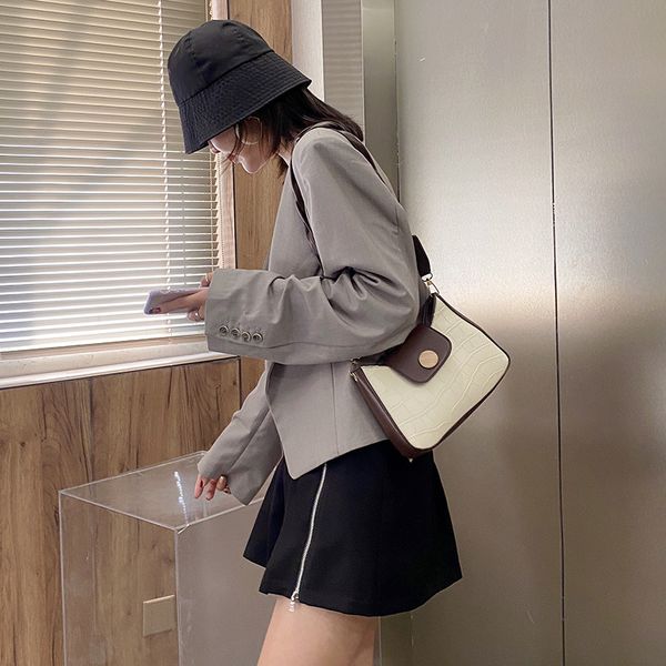 women new solid color chain crocodile pattern simplicity small soft leather bag women 2021 fashion baguette handbag and purse c1223
women new solid color chain crocodile pattern simplicity small soft leather bag women 2021 fashion baguette handbag and purse c1223