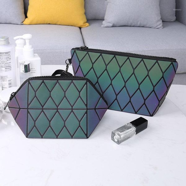 2020 new pu diamond shaped comestic bags women fashion luminous geometric purse ladies make up bag wristlets for girls1
2020 new pu diamond shaped comestic bags women fashion luminous geometric purse ladies make up bag wristlets for girls1