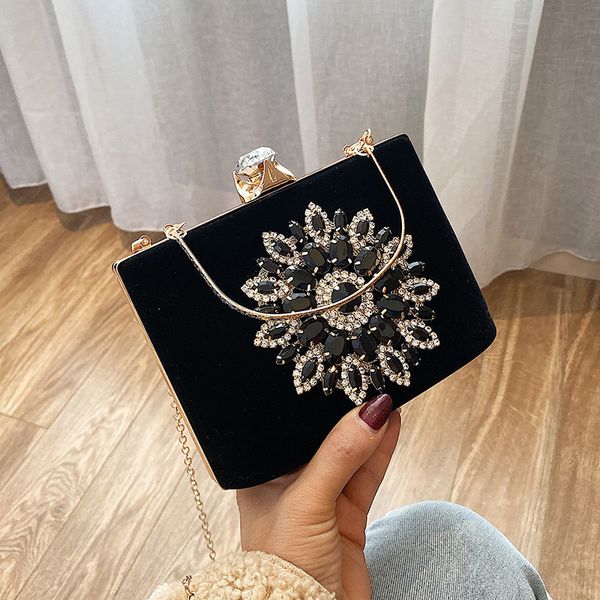 2021 women new fashion winter inlaid hand take party bag europe and america temperament ladies designers crossbody bags
2021 women new fashion winter inlaid hand take party bag europe and america temperament ladies designers crossbody bags