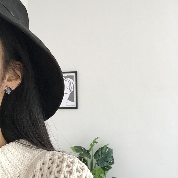 s925 sterling silver korean mini simple geometry square champagne personality ear stud earrings
s925 sterling silver korean mini simple geometry square champagne personality ear stud earrings