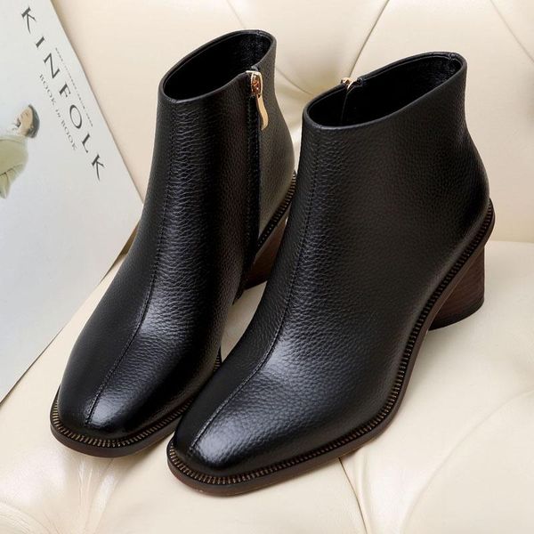 boots women natural leather upper ankle for autumn and winter round heel european american simple short, Black
boots women natural leather upper ankle for autumn and winter round heel european american simple short, Black