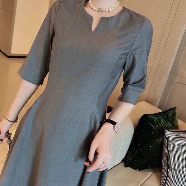 20ss generation high-quality new european embroidery designer dress, elegant office women's wrinkled waist, fashionable combination pri, Black;gray
20ss generation high-quality new european embroidery designer dress, elegant office women's wrinkled waist, fashionable combination pri, Black;gray