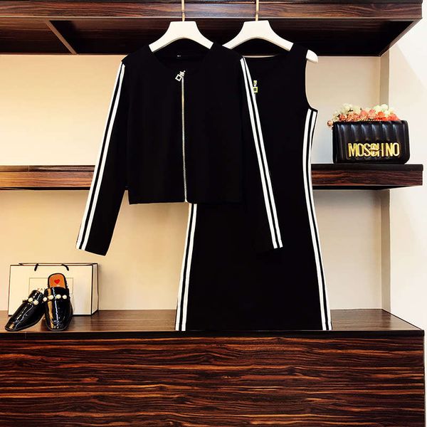 fat sister big size autumn winter clothes 2020 new women's thin and aging reduction western style sweater knitting two, Black
fat sister big size autumn winter clothes 2020 new women's thin and aging reduction western style sweater knitting two, Black