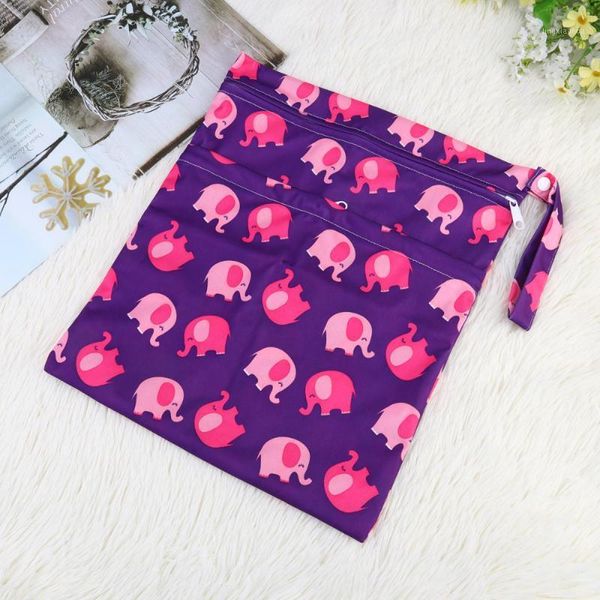2pcs zipper infant diaper bag printing diaper storage pouch waterproof nappy bag reusable baby pouch1
2pcs zipper infant diaper bag printing diaper storage pouch waterproof nappy bag reusable baby pouch1