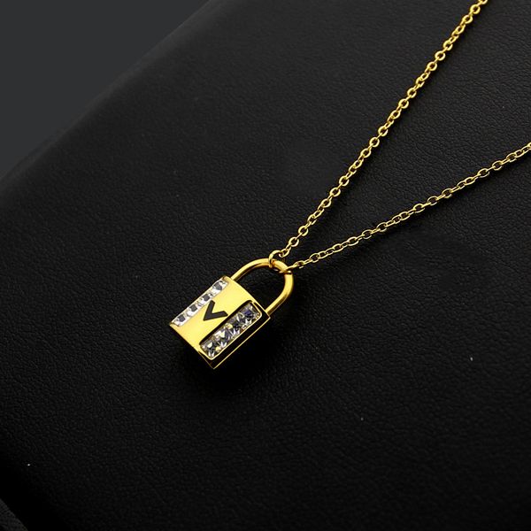 2020 stainless steel necklace 18k gold rose silver lock necklace come with dust bag for couples gift
2020 stainless steel necklace 18k gold rose silver lock necklace come with dust bag for couples gift