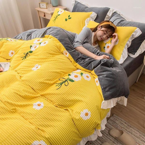 bedding sets ab side magic velvet crystal printed super soft skin-friendly comfortable stripe duvet cover set winter warm1
bedding sets ab side magic velvet crystal printed super soft skin-friendly comfortable stripe duvet cover set winter warm1