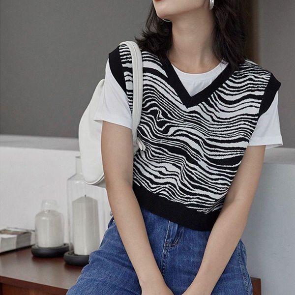 short sweater vest women 2021 spring summer korean style vintage striped v neck sleeveless pullover knitted tank top, Black;white
short sweater vest women 2021 spring summer korean style vintage striped v neck sleeveless pullover knitted tank top, Black;white