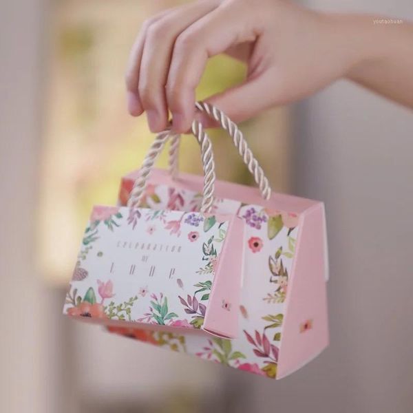 paper favor bag pink wedding packing boxes flowers gift box with handle white kraft candy package box 10pcs/lot1
paper favor bag pink wedding packing boxes flowers gift box with handle white kraft candy package box 10pcs/lot1