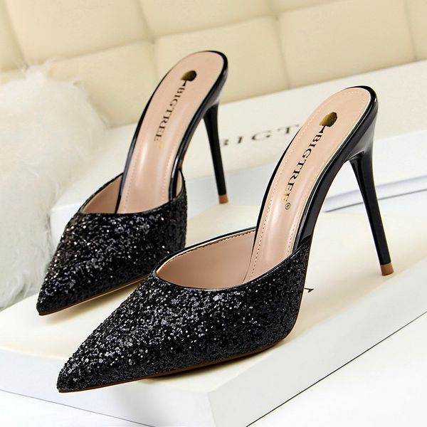 2021 new european and american-style simple-fashion metal heels flat-mouth pointed sequins women's slippers v0a8, Black
2021 new european and american-style simple-fashion metal heels flat-mouth pointed sequins women's slippers v0a8, Black