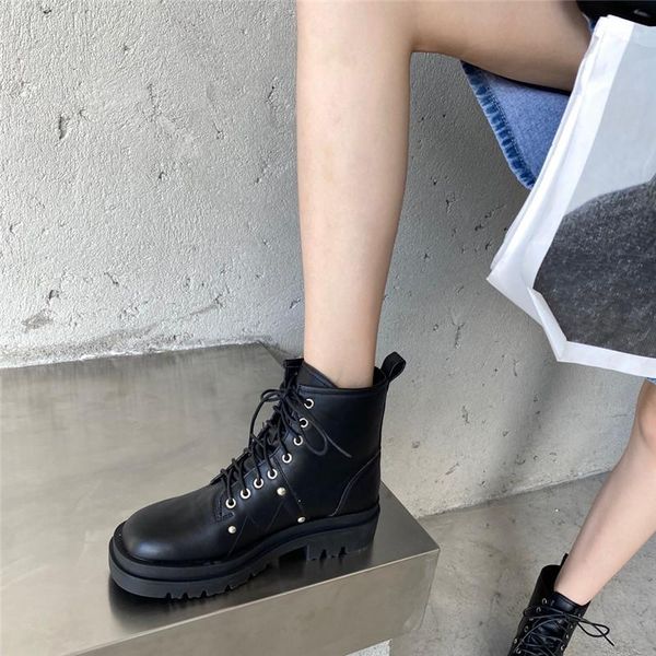 ymechic 2020 winter new fashion european style black ankle boots flats round toe lace-up boots woman platform pu leather shoes1
ymechic 2020 winter new fashion european style black ankle boots flats round toe lace-up boots woman platform pu leather shoes1