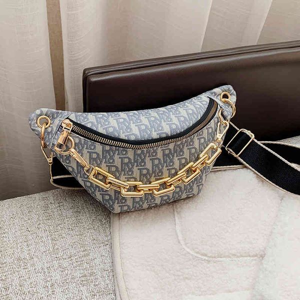 purse female new version with single shoulder messenger bag signature chain chest bag
purse female new version with single shoulder messenger bag signature chain chest bag