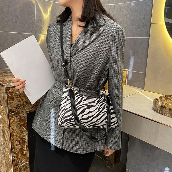 fashion exquisite shopping bag portable female animal pattern shoulder handbags scrub pu leather messenger bags
fashion exquisite shopping bag portable female animal pattern shoulder handbags scrub pu leather messenger bags
