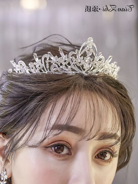 mkorean 2020 new bridal crown necklace headdress earrings three piece white dress wedding accessories k, Silver
mkorean 2020 new bridal crown necklace headdress earrings three piece white dress wedding accessories k, Silver