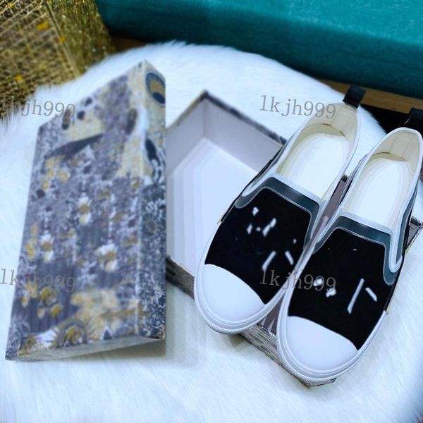 2021 paar stickerei slipper faule schuhe decken fubleinwand schuhe herren und damen freizeitschuhe schone mode denim schwarz grobe 35-45, Black
2021 paar stickerei slipper faule schuhe decken fubleinwand schuhe herren und damen freizeitschuhe schone mode denim schwarz grobe 35-45, Black
