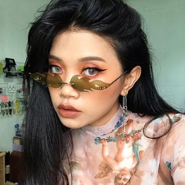 flame new 2020 rave festival sunglasses fire women men bar fashion wave eyewear decorative rimless vintage colorful mercury glasses2021
flame new 2020 rave festival sunglasses fire women men bar fashion wave eyewear decorative rimless vintage colorful mercury glasses2021