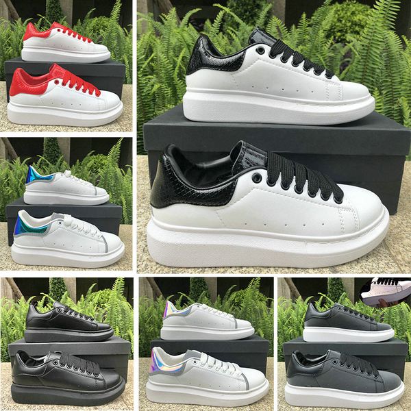 2020 women men casual shoes red black white leather sneakers reflective velvet thick-soled flat height increasing desigener shoes 36-44
2020 women men casual shoes red black white leather sneakers reflective velvet thick-soled flat height increasing desigener shoes 36-44