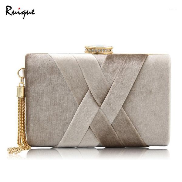 ruique new arrival metal evening bag ladies tassel pendant chain shoulder handbags girls small classical style party clutch bag1
ruique new arrival metal evening bag ladies tassel pendant chain shoulder handbags girls small classical style party clutch bag1