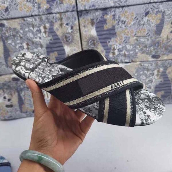 2022 designer women sandals sandals classic slippers real leather slides platform flats shoes sneakers boots without box by newshoe01 14, Black
2022 designer women sandals sandals classic slippers real leather slides platform flats shoes sneakers boots without box by newshoe01 14, Black