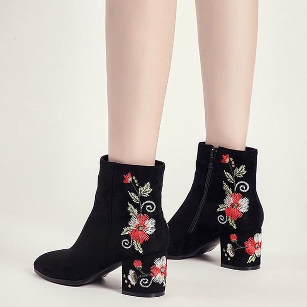 2021 new women autumn winter ankle boots embroider vintage fashion square heels flower pumps ladies zip suede shoes 0y39, Black
2021 new women autumn winter ankle boots embroider vintage fashion square heels flower pumps ladies zip suede shoes 0y39, Black