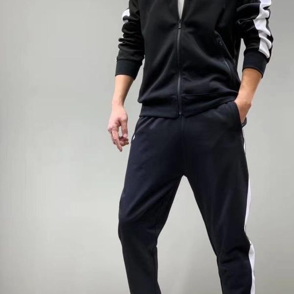 middle-aged and old men's sports leisure suit collar zipper coat suits autumn collection, Gray
middle-aged and old men's sports leisure suit collar zipper coat suits autumn collection, Gray