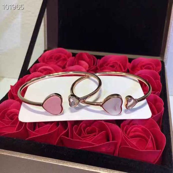 wholesale-luxury classic designer s925 sterling silver white pink blue ceramic double heart open bangle for women jewelry, Black
wholesale-luxury classic designer s925 sterling silver white pink blue ceramic double heart open bangle for women jewelry, Black