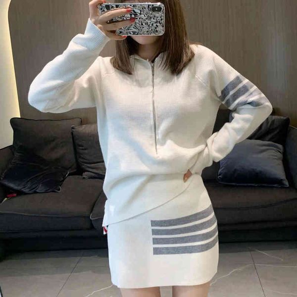 borenssi fashion sportswear college style four bar striped hooded sweater korean version high waist slim wrap hip a-line skirt casual suit, Gray
borenssi fashion sportswear college style four bar striped hooded sweater korean version high waist slim wrap hip a-line skirt casual suit, Gray