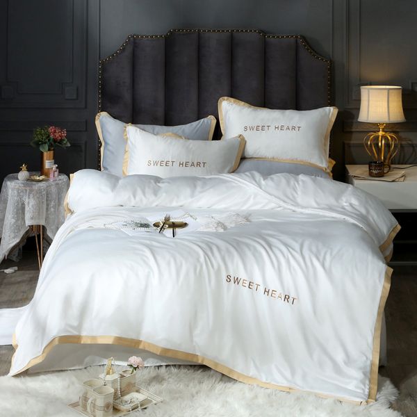 fashion simple style home bedding sets luxury family set sheet duvet cover pillowcase full king single ,bed set 2020
fashion simple style home bedding sets luxury family set sheet duvet cover pillowcase full king single ,bed set 2020