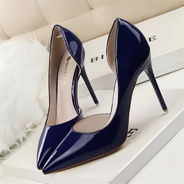 new women pumps elegant pointed toe patent leather office lady spring summer high heels wedding bridal shoes woman y200323, Black
new women pumps elegant pointed toe patent leather office lady spring summer high heels wedding bridal shoes woman y200323, Black