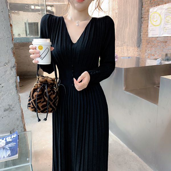elegant woman's knitted-out winter retro office sweater thin japanese korean dress dressed in a new female play 2021 e1on, Black;gray
elegant woman's knitted-out winter retro office sweater thin japanese korean dress dressed in a new female play 2021 e1on, Black;gray