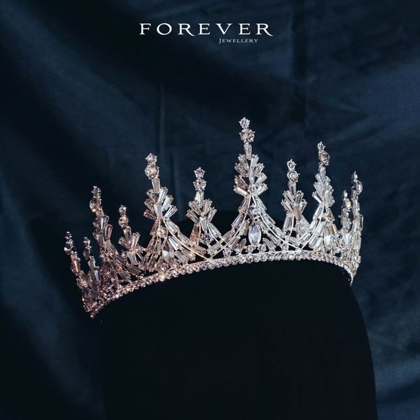 exquisite super flash diamond light luxury gold silver crystal princess bridal dress accessories crown headdress
exquisite super flash diamond light luxury gold silver crystal princess bridal dress accessories crown headdress