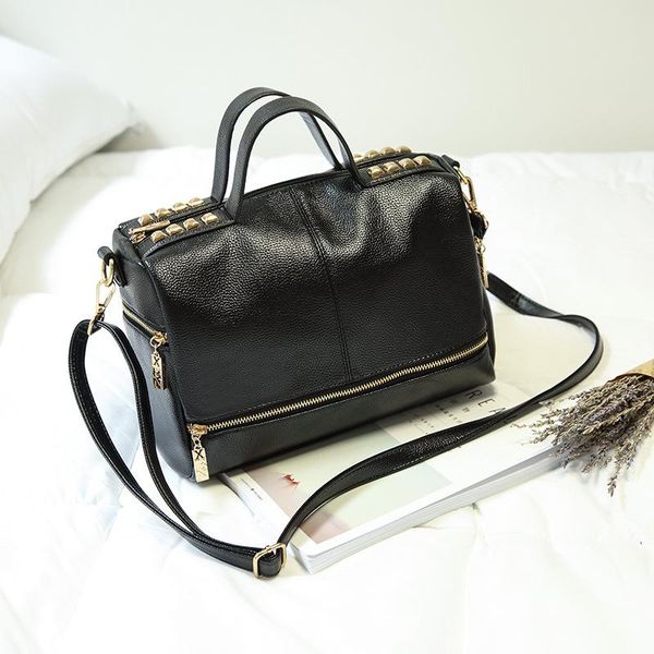 summer new korean fashion women's bag fashion rivet handbag
summer new korean fashion women's bag fashion rivet handbag