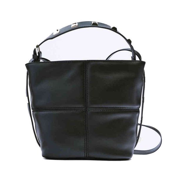 vintage rivet bucket bag for women designer brand handbags luxury pu leather shoulder crossbody bags high qulity tote purse 2021
vintage rivet bucket bag for women designer brand handbags luxury pu leather shoulder crossbody bags high qulity tote purse 2021