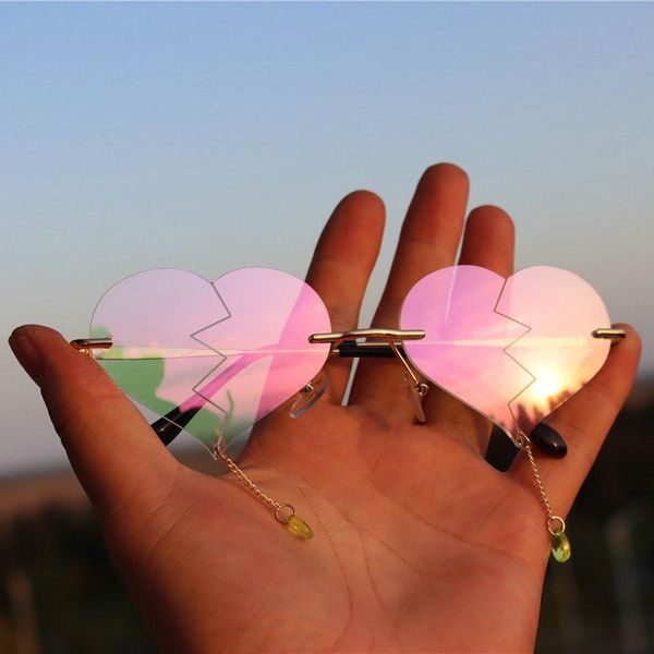 fashion unique rimless love heart pendant women sunglasses clear ocean lens eyewear ladies trending sun glasses nx, White;black
fashion unique rimless love heart pendant women sunglasses clear ocean lens eyewear ladies trending sun glasses nx, White;black