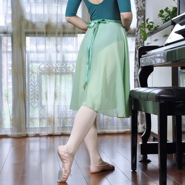 soft ballet dance skirts for women green ballerina clothes professional ballet tutu dance costume gymnastics dance wear jl1418, Black;red
soft ballet dance skirts for women green ballerina clothes professional ballet tutu dance costume gymnastics dance wear jl1418, Black;red
