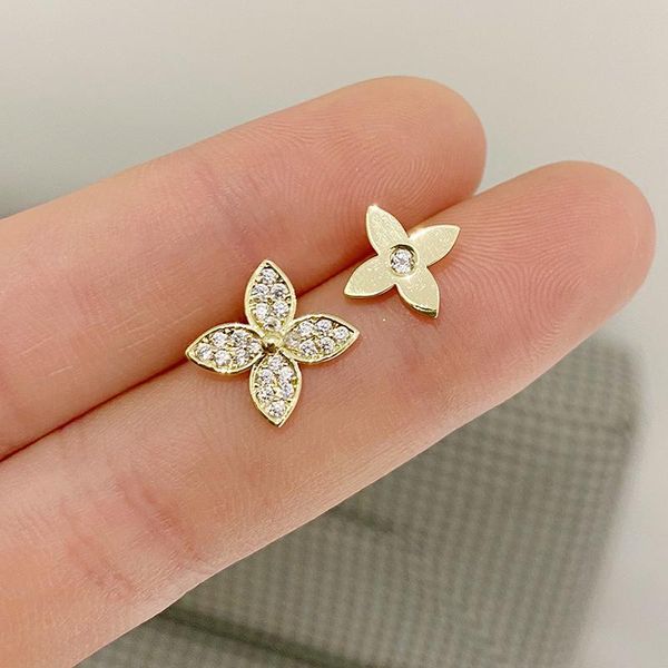 shiny side new fashion brand jewelry crystal irregular flower stud earrings for women cute small earrings, Golden;silver
shiny side new fashion brand jewelry crystal irregular flower stud earrings for women cute small earrings, Golden;silver