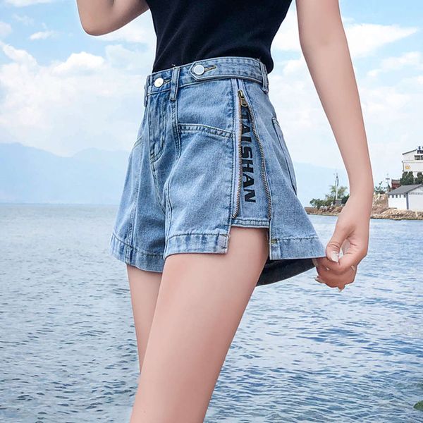 denim shorts women's high waist show thin new summer wear loose a-line wide leg pants in 2020, White;black
denim shorts women's high waist show thin new summer wear loose a-line wide leg pants in 2020, White;black
